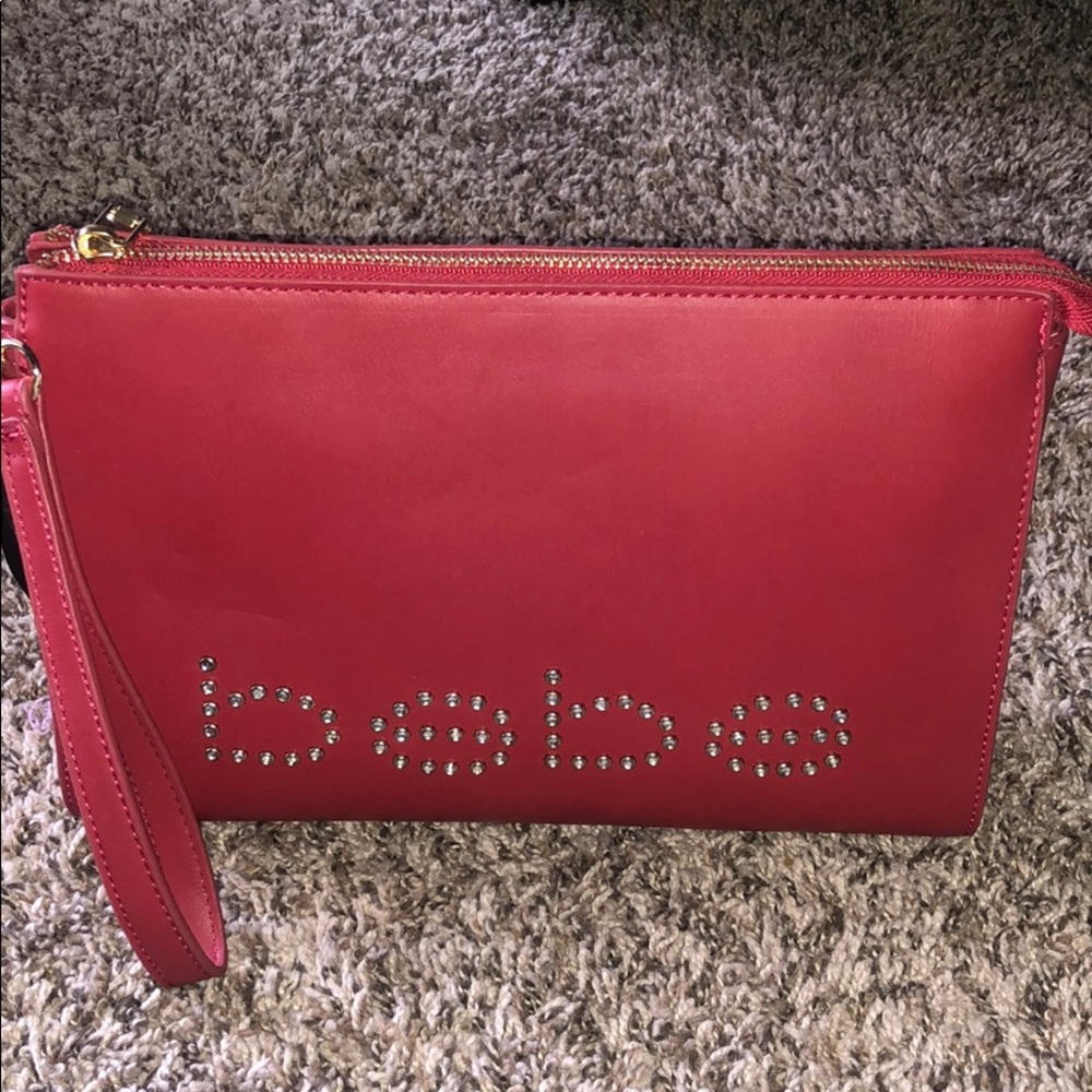 Bebe clutch.